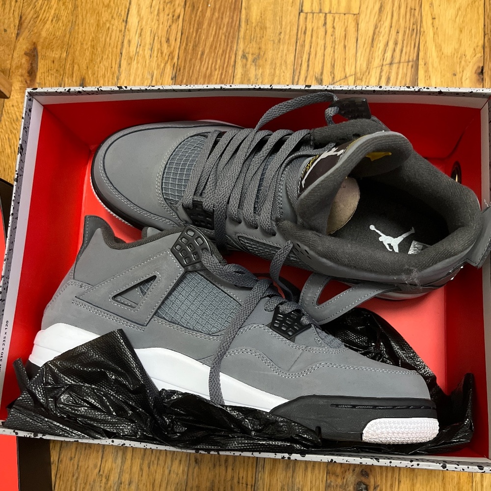 Air Jordan 4 Retro